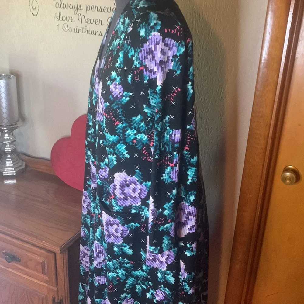 LULAROE | Sarah‎ Longline Spring Festival Duster Black Purple Green Floral | M